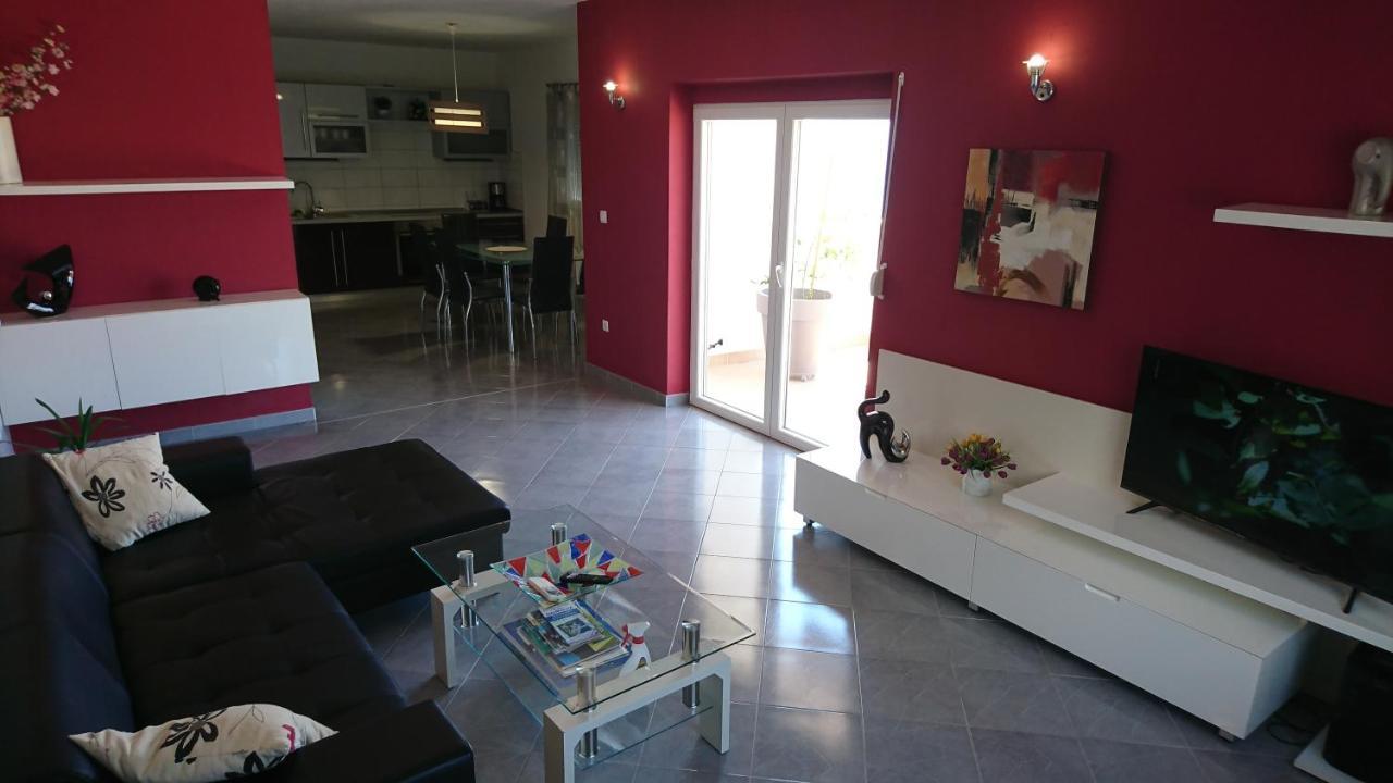 Charming Modern House With The New Swimming Pool - Apartment Maya 1 Trogir Exteriör bild